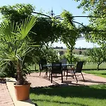 Bed & Breakfast Au Mas Du Soleil 3*