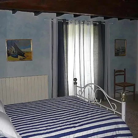 Au Mas Du Soleil Bed & Breakfast 3*