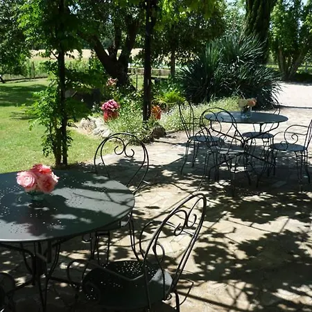 Bed & Breakfast Au Mas Du Soleil 3*