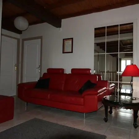 Au Mas Du Soleil Bed & Breakfast 3*