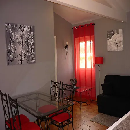 Au Mas Du Soleil 3* Senouillac