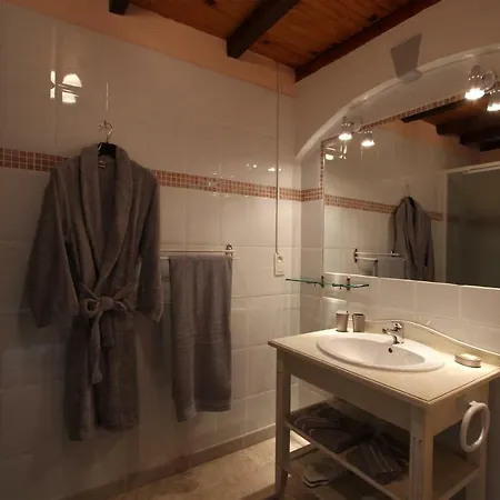 Au Mas Du Soleil Bed & Breakfast Senouillac