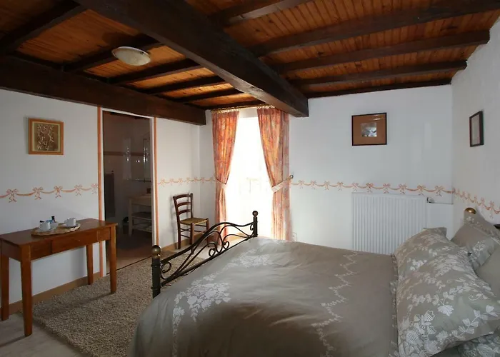 Au Mas Du Soleil Bed & Breakfast